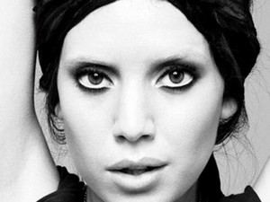 Újabb alternatív sztár kapott modellszerződést!