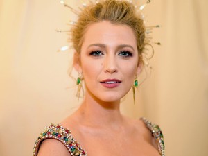 Fogadjunk, hogy soha nem tűnt fel Blake Lively vörös szőnyeges trükkje