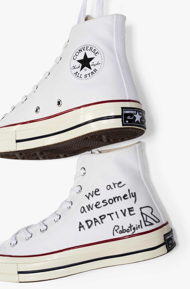 Nőkkel definiálja újra a NŐ szó jelentését a Converse