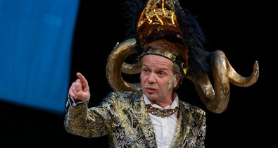 Ripacskodás nincs,  manír-mentes művészet annál inkább - Hogyan lett Pintér Béla és társulata megkerülhetetlen?