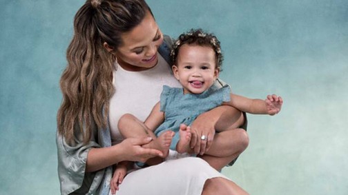 Chrissy Teigen icipici gyerekei olyan cukik együtt, hogy elolvadsz!