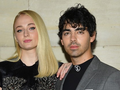 Egy nagyon ritka hálószoba fotót osztott meg Joe Jonas kedveséről