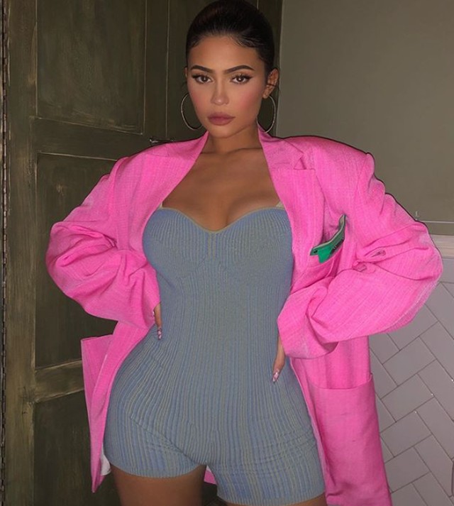 Ő Kylie Jenner új barátnője, aki Jenner klónná változott