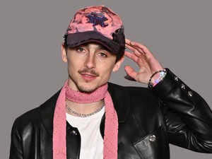 Igen, az egész világ Timothée Chalamet táskájáról beszél: de tényleg olyan nehéz megemészteni a látványt?