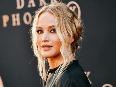 Jennifer Lawrence először mutatta meg kerek pocakját nyilvánosan