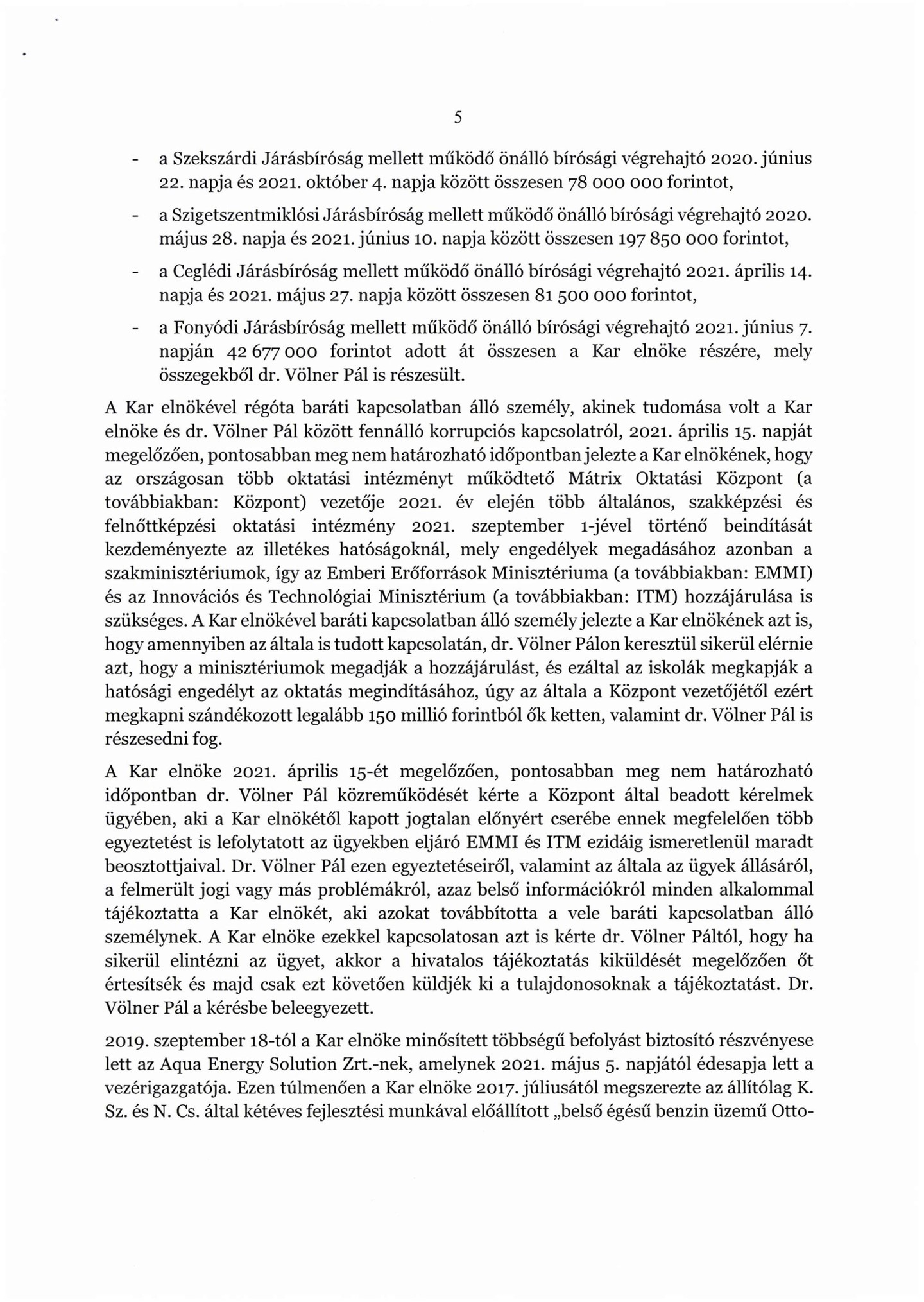 A kormánypárti Hargitai János a mentelmi bizottság elnöke - határozati javaslata az ügyészségi adatokat tartalmazza / Fotó: Blikk