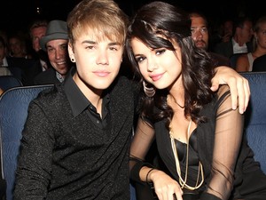 Selena Gomez és Justin Bieber már templomba is együtt mentek!