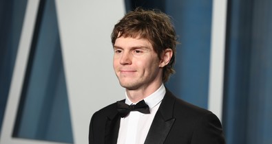 A való életben kötögető édes srác Evan Peters, Jeffrey Dahmer-sztori színésze