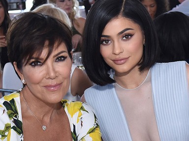 Kylie Jenner kiköpött mása Kris Jennernek ezen a fotón