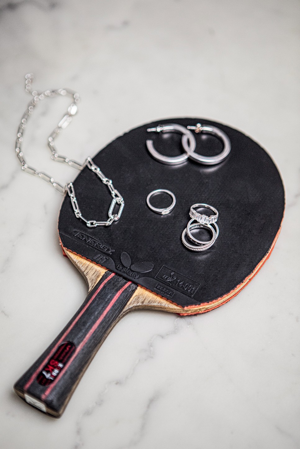 Lánc, fülbevaló és gyűrű THOMAS SABO thomassabo.com