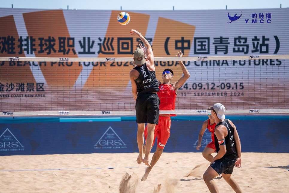 Stréli Bence a teremröplabdázás után váltott a strandröplabdára