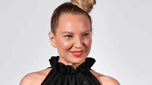 Hoppá! Sia anyuka lett!