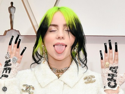 Billie Eilish szerencsére feledtetni tudta, hogy az Oscar-melegítője volt a vörös szőnyeg mélypontja