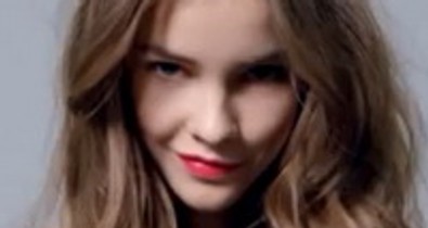 Palvin Barbi L`Oréal-kampánya már a tévében - VIDEÓ