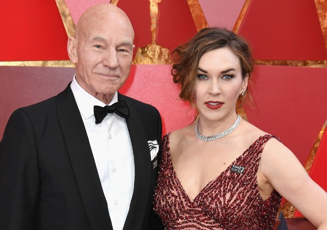 Patrick Stewart és Sunny Ozell – 38 évA színész és a jazzénekesnő 2013-ban esküdött meg egymással, öt év randevúzás után. Először akkor találkoztak, amikor Stewart a Macbeth-ben szerepelt a brooklyni zenei akadémián.