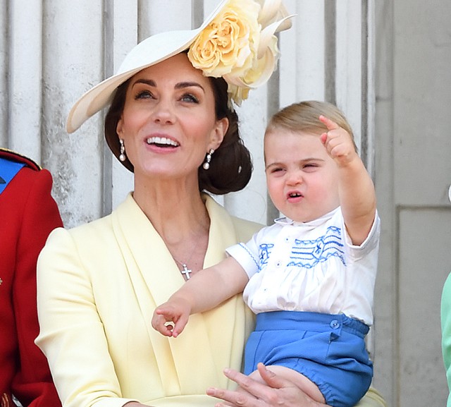 A napszemüveges Lajos herceg a legcukibb dolog, amit ma látni fogsz