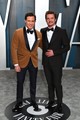 Ugyan ki ne szorongana a Vanity Fair ikonikus Oscar-afterpartiján? Pedro Pascal egyetlen mozdulattal emlékeztet minket arra: emberek vagyunk, érzünk, félünk, szeretünk és szorongunk, és ez a világ legtermészetesebb dolga, amit nem elnyomni kell, hanem megtanulni kezelni magunkban. 