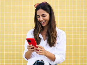Online ismerkedsz? Ezért nem jó, ha túl sokáig halogatjátok az első randit a szakértő szerint