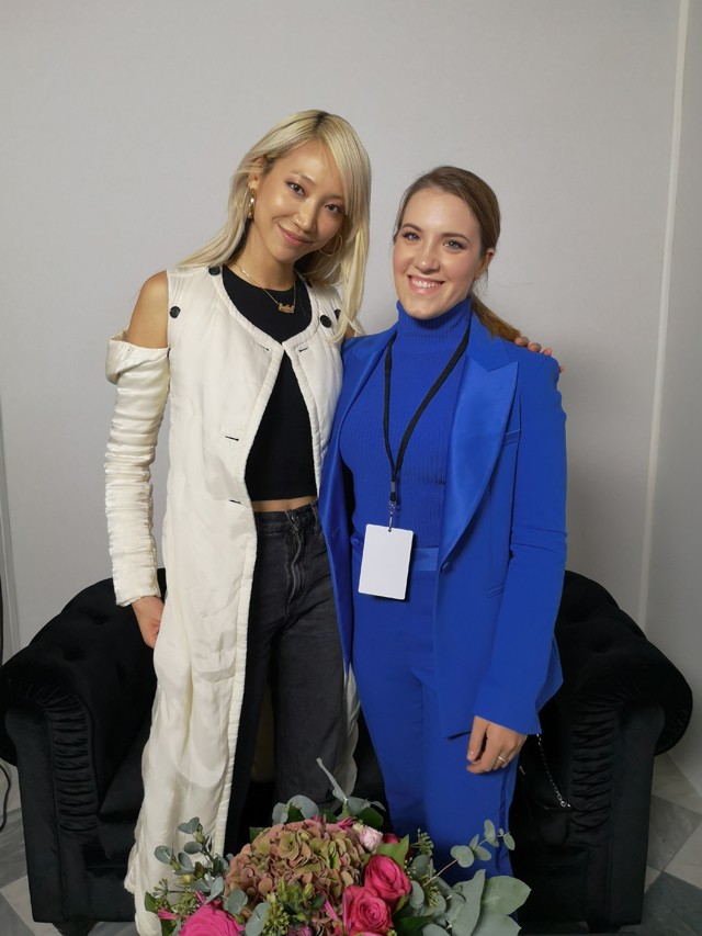 Soo Joo Park és Szakál Réka szépségszerkesztő Párizsban