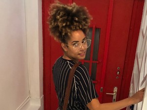 Bianca szettje szuper, de az ennivaló kisfia ellopja a show-t