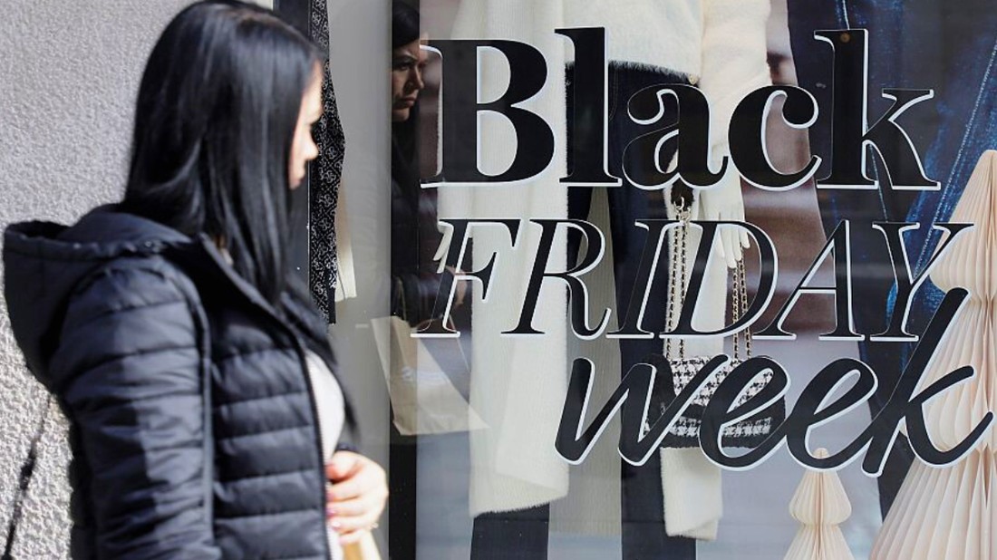 A Black Friday egyre erősebben formálja a vásárlási szokásokat világszerte. Magyarországon is folyamatosan növekszik a jelentősége: a vásárlók egyre többet költenek, és az akciók időtartama is meghosszabbodik.