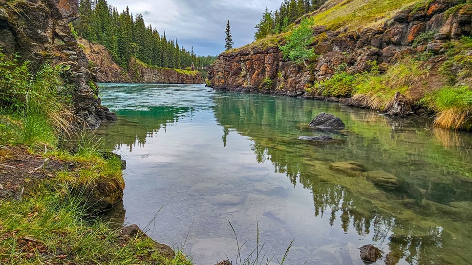 Az etikus tartalomkészítés jelentősége miatt érdekes, hogy tájékozottságra és érzékenységre helyezi a hangsúlyt.