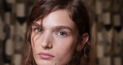 Felejtsd el végre a vastag sminket – a bőröd is megérdemli a nyári szabadságot