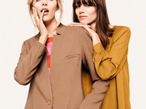 Lagerfeld elhajtotta múzsáit