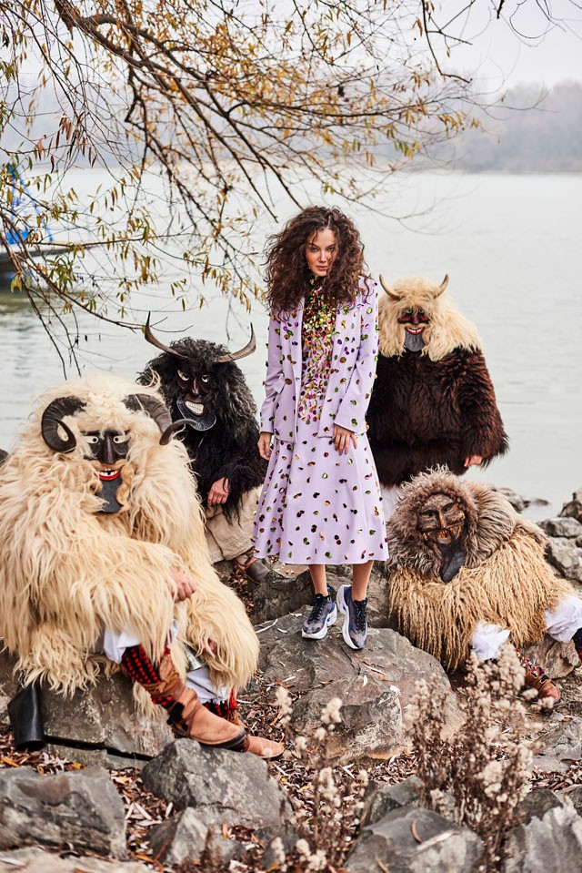 Busójárás és a divat? Márciusi lapszámunkban megmutatjuk, milyen tökéletesek együtt