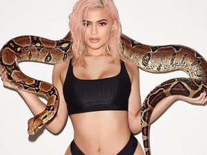 Vajon mit jelent Kylie Jenner apró tetoválása?