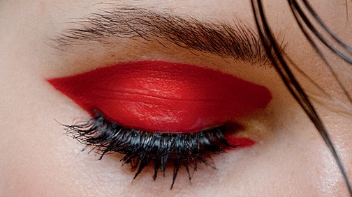 Csinos, de kockázatos: akár a látásodba is kerülhet ez a szépészeti kezelés