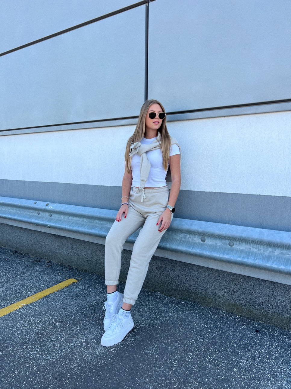 Balogh Eleni a bézsre szavaz