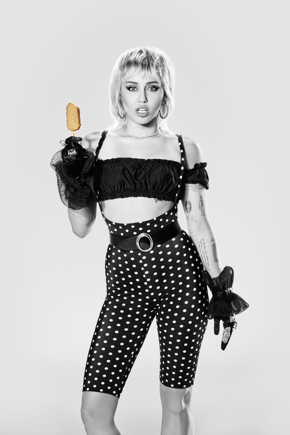 Készen állsz egy exkluzív Miley Cyrus koncertre? Az énekesnő ezúttal a Magnummal közös kampányában villantja meg sokszínűségét!