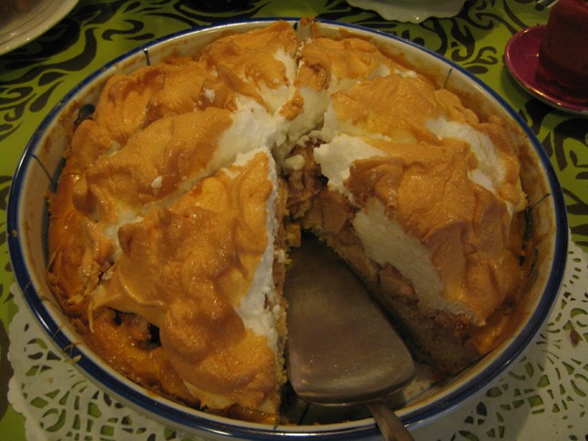 Fissen készült máglyarakás. Ági néni általában kettőt készít naponta, egyet reggel, egyet délután 4 óra körül.