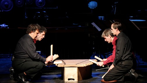 Gordon Stout és az Amadinda Ütőegyüttes