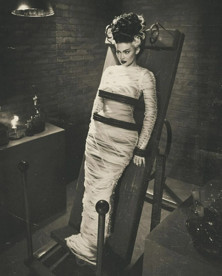 Kylie Jenner 2022-ben, mint múmia