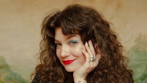 Fotózott a Vogue-nak és a Diornak, most édesapjával nyílik közös kiállítása a világhírű magyar fotósnak