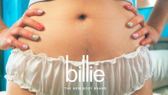 Mérföldkő! Végre IGAZI szőrt láthatunk a borotvamárka reklámjában