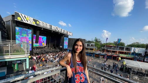 Ezen a héten Szekeres Adrien énekesnő csodaszép lánya, Emily mutat szuper stílustrükköket