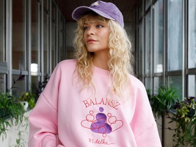 Humorral és öniróniával a stressz ellen: A Delka legújabb kollekciója burkolt üzenet a túlterhelt női szerepeknek