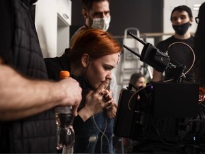 Mire utal, ha valaki kék kört visel? Pantyi Petra rendezőnő kisfilmjéből kiderül 