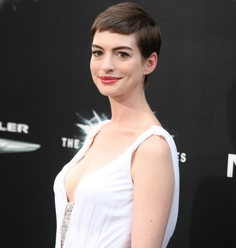 anne hathaway, prabal gurung, sötét lovag, felemelkedés, macskanő, premier