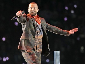 Zseniális mémek születtek a Justin Timberlake mellett unatkozó fiúról a Super Bowlon