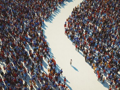 A magyar lakosság negyedének egy barátja sincs, és ezen a közösségi média sem segít