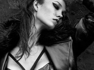 Túl sovány, és túl tökéletes - Karlie nem anorexiás