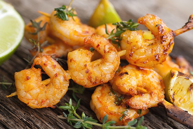 Finom grillezett garnélanyárs, ami a grillszezon kedvenc fogása lesz