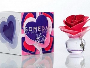 Justin Bieber női parfümöt kreált