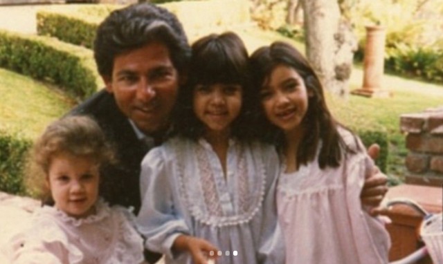 Így emlékeztek meg a Kardashian lányok édesapjukról!