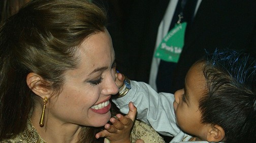 10 kép, ami bebizonyítja, hogy Angelina Jolie-nak tényleg különleges kapcsolata vagy a gyerekekkel