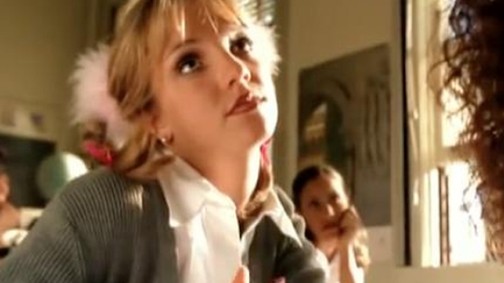 Britney Spears egy szál melltartóban festette ezt a rettenetes képet, és 2,5 millió forintot fizettek érte